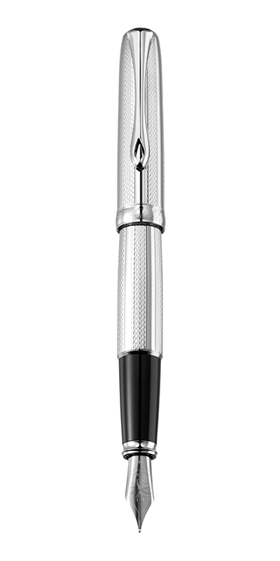 DIPLOMAT Excellence A - Guilloche Stripes Chrome - stilou cu penita M, din otel inoxidabil