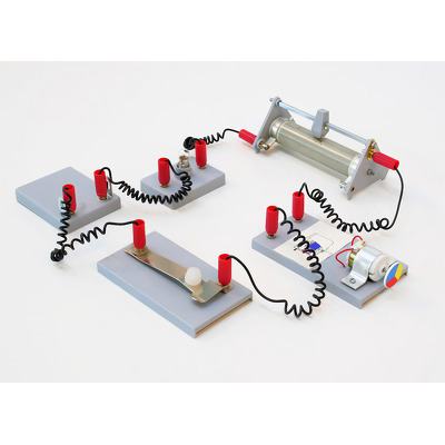 Circuit electric simplu cu placi conectabile