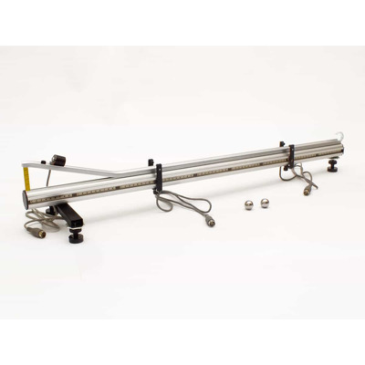 Dispozitiv cu cronometru PIC pentru studiul miscarilor accelerate