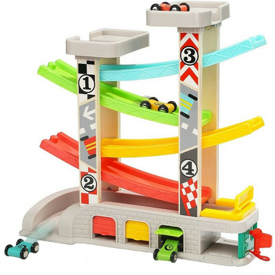 Rampa cu masinute de curse