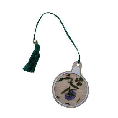 Semn de carte handmade, model glob de Craciun cu plante naturale