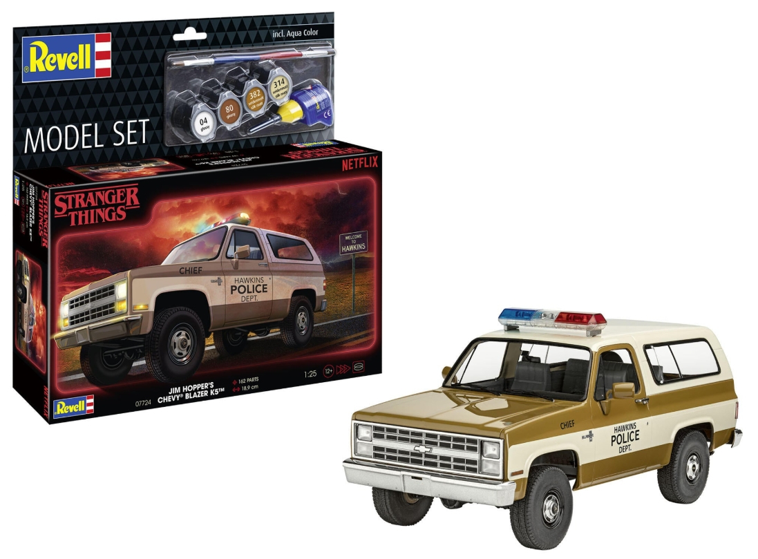 Set model Jim Hopper Chevy Blazer K5 Stranger Things Revell - Kit cu accesorii
