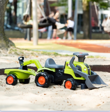 Tractor ride-on BabyClaas cu incarcator frontal, volan, claxon, excavator si remorca