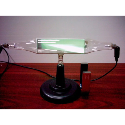 Tub catodic, deviatia electronilor in camp magnetic